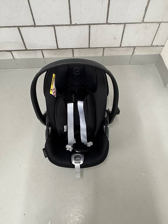 Cybex Sièges auto: Babyschale Cloud T- I Size Cybex – D'occasion à Stettlen par ann_7gb9 2