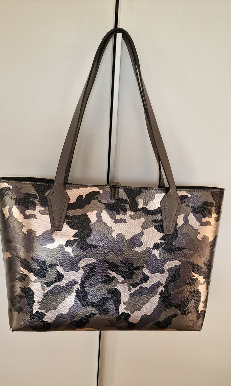 Guess Borse da donna: GUESS Wendetasche Camouflage – Usato da Bern venduto da Ssra 2