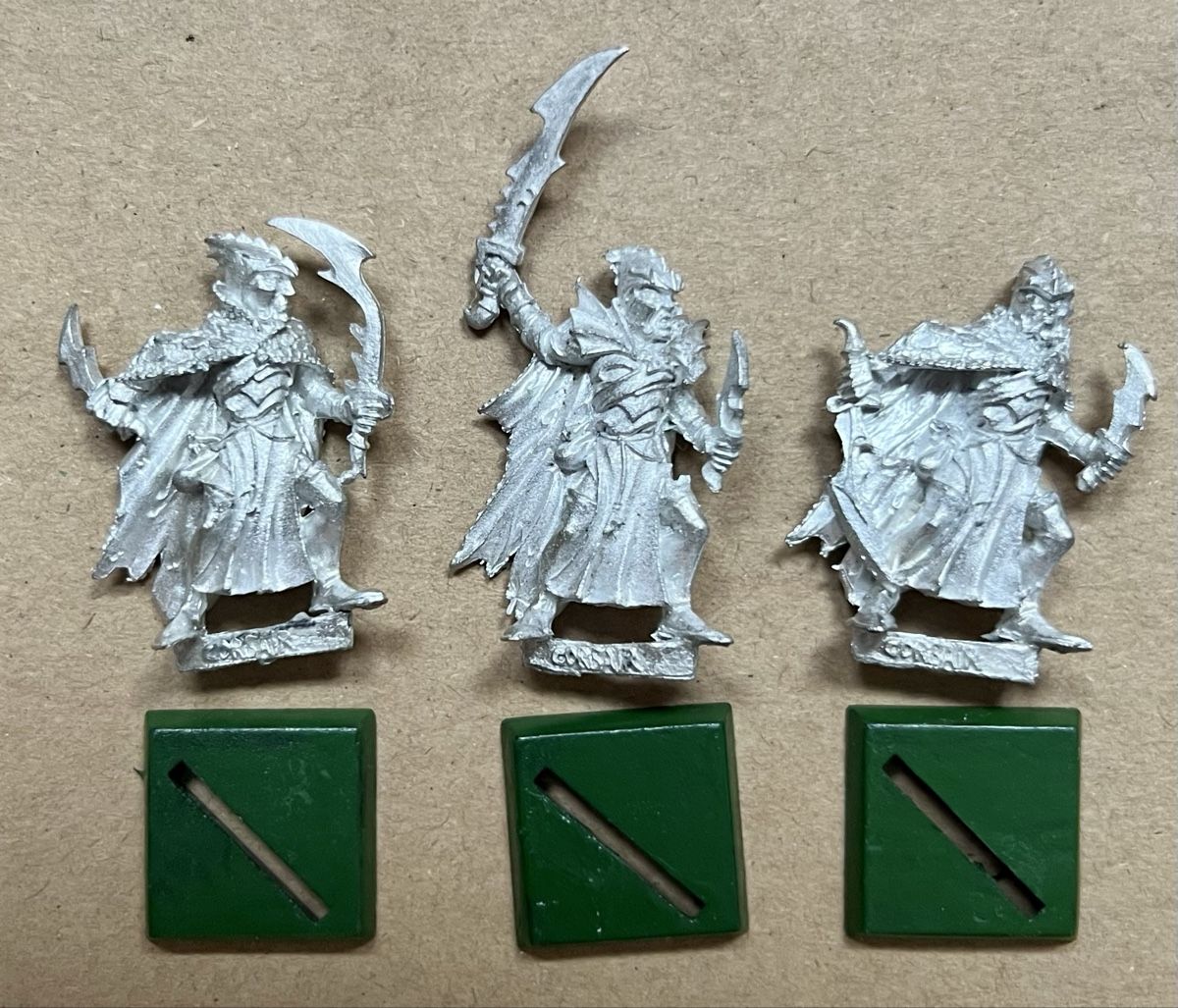 Statuette: Warhammer Dark Elves - Corsairs – Usato da Lausanne venduto da Polokus