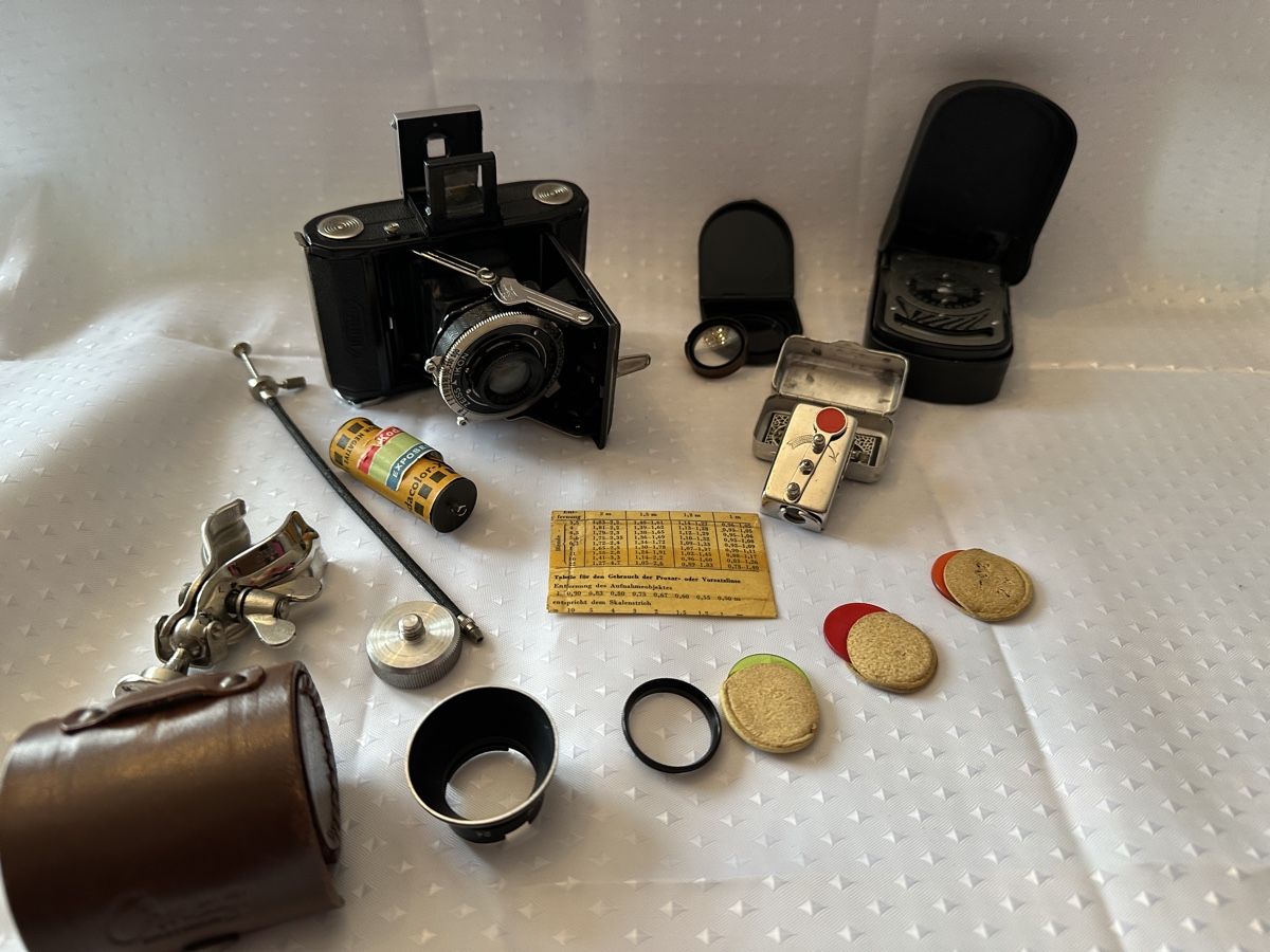 Zeiss Fotocamera: Zeiss Ikon Ikonta Klappkamera – Usato da Zürich venduto da Klimbim77 1