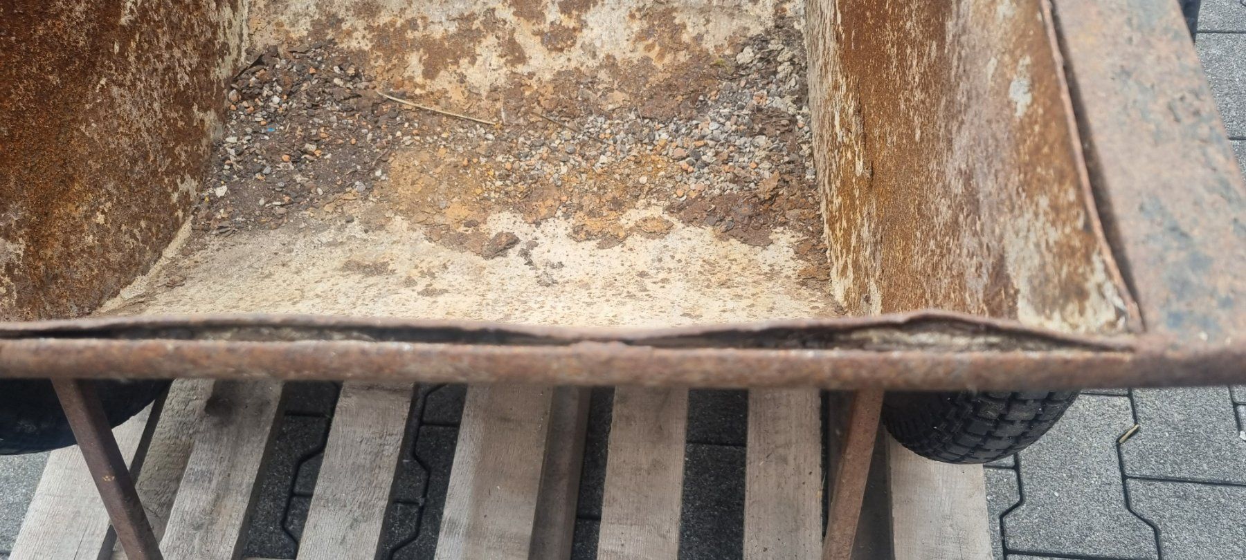 Schubkarren: Zweirad Schubkarre gebraucht – Gebraucht aus Flawil von dae_njv9 2