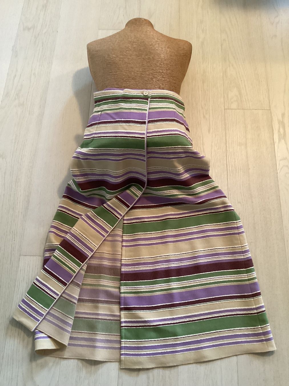Chanel Röcke: Schöner CHANEL Rock,  Vintage – Gebraucht aus Eglisau von mar_5rn2 8