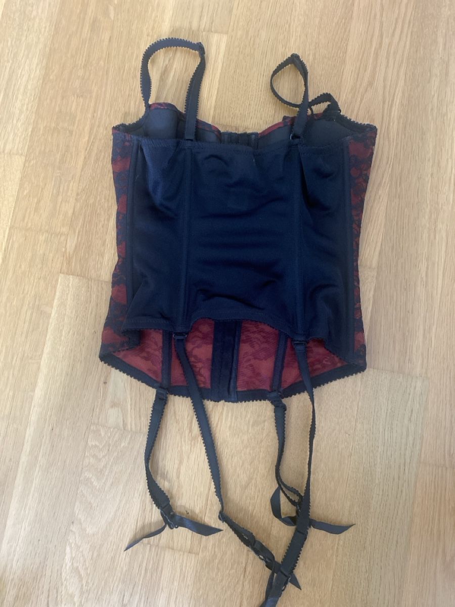 H&M Altra biancheria intima: Bordeaux-schwarzer Corsage mit Spitze, Gr. 75A/34A – Usato da Birmenstorf AG venduto da Midget0 2