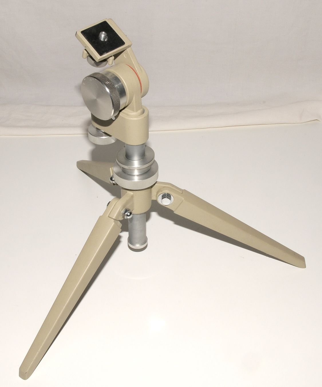 Treppiedi & Teste: Tischstativ Shooter's Tripod 2329/11 – Usato da Bern venduto da Olynon 2