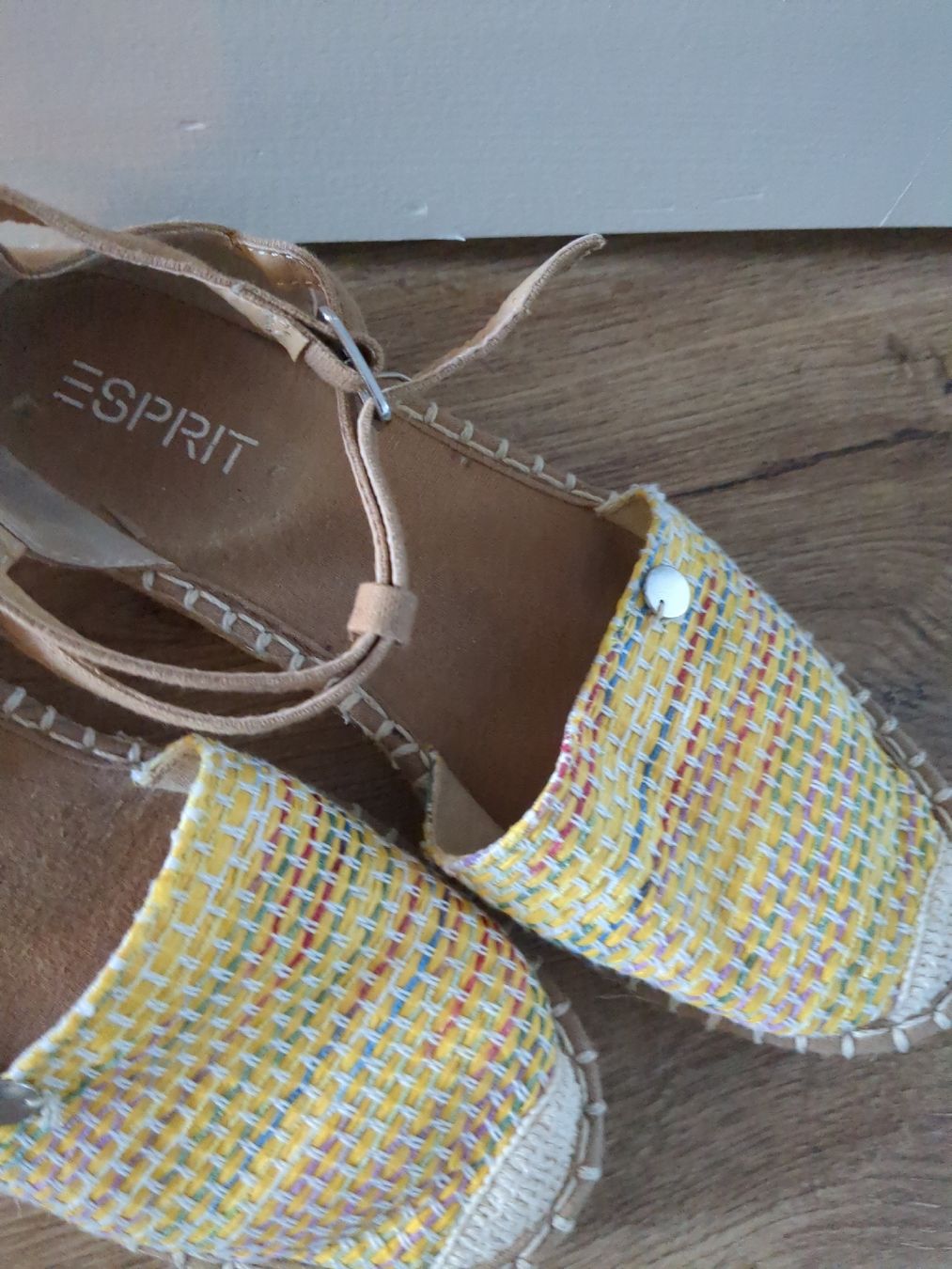 Esprit Chaussures femmes: Sandalen Grösse 39 – D'occasion à St. Gallen par tj19 2