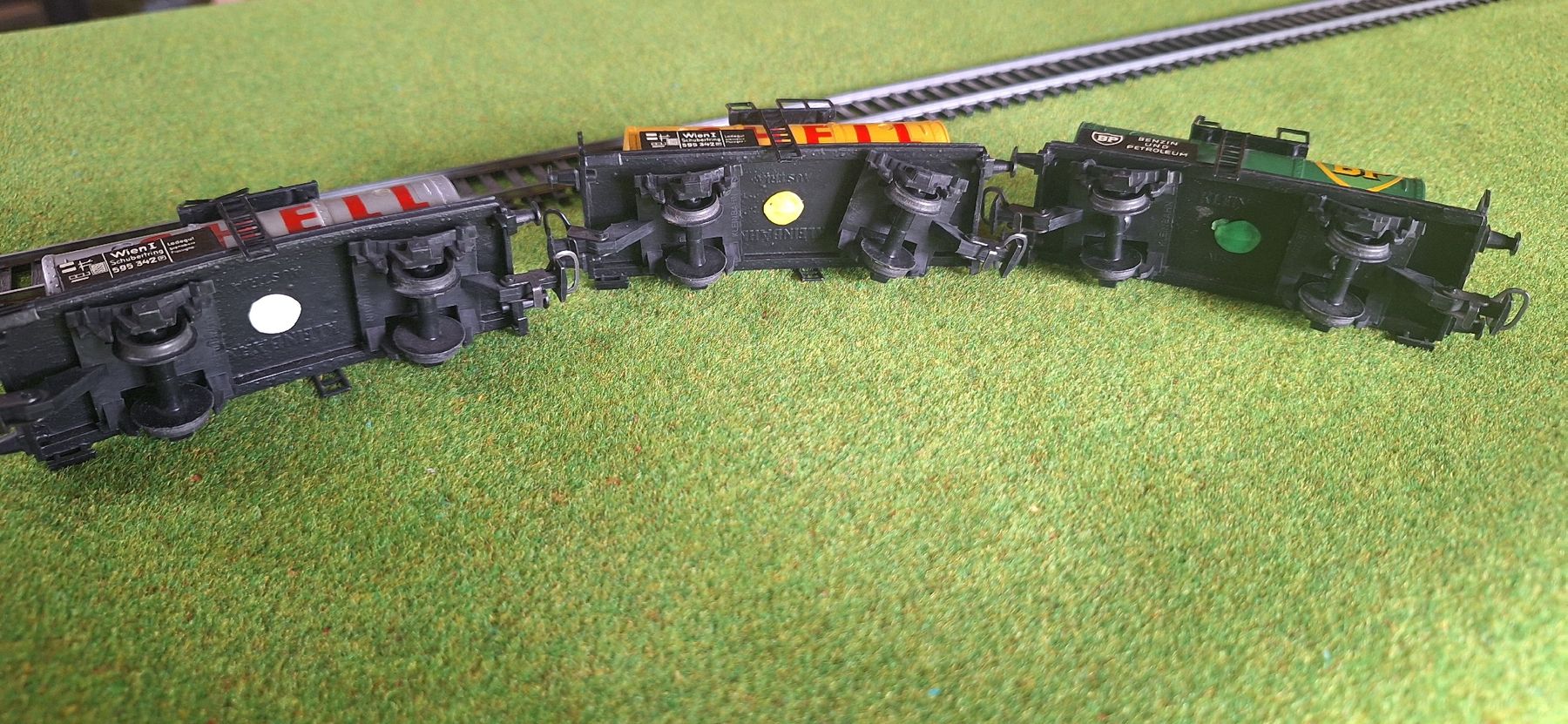 Kleinbahn Modellini di ferrovie: Kleinbahn HO Güterwagen Shell, BP - Sammlers – Usato da Arnegg venduto da Skippy2.0 3