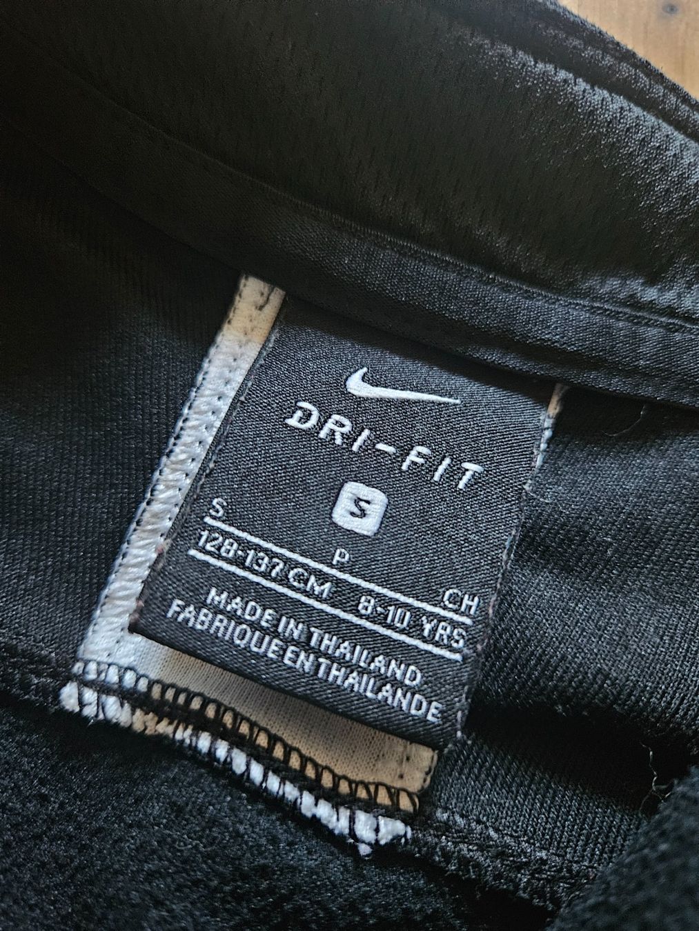 Nike Pullover & Sweatshirts: Nike Fasi, Pulli 134/140 – Gebraucht aus Rifferswil von fle_5nqr 1