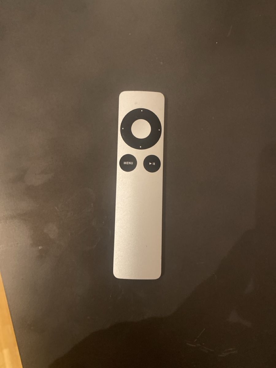 Apple Telecomandi: Apple Remote Fernbedienung silber  – Usato da Bern venduto da YanickZ