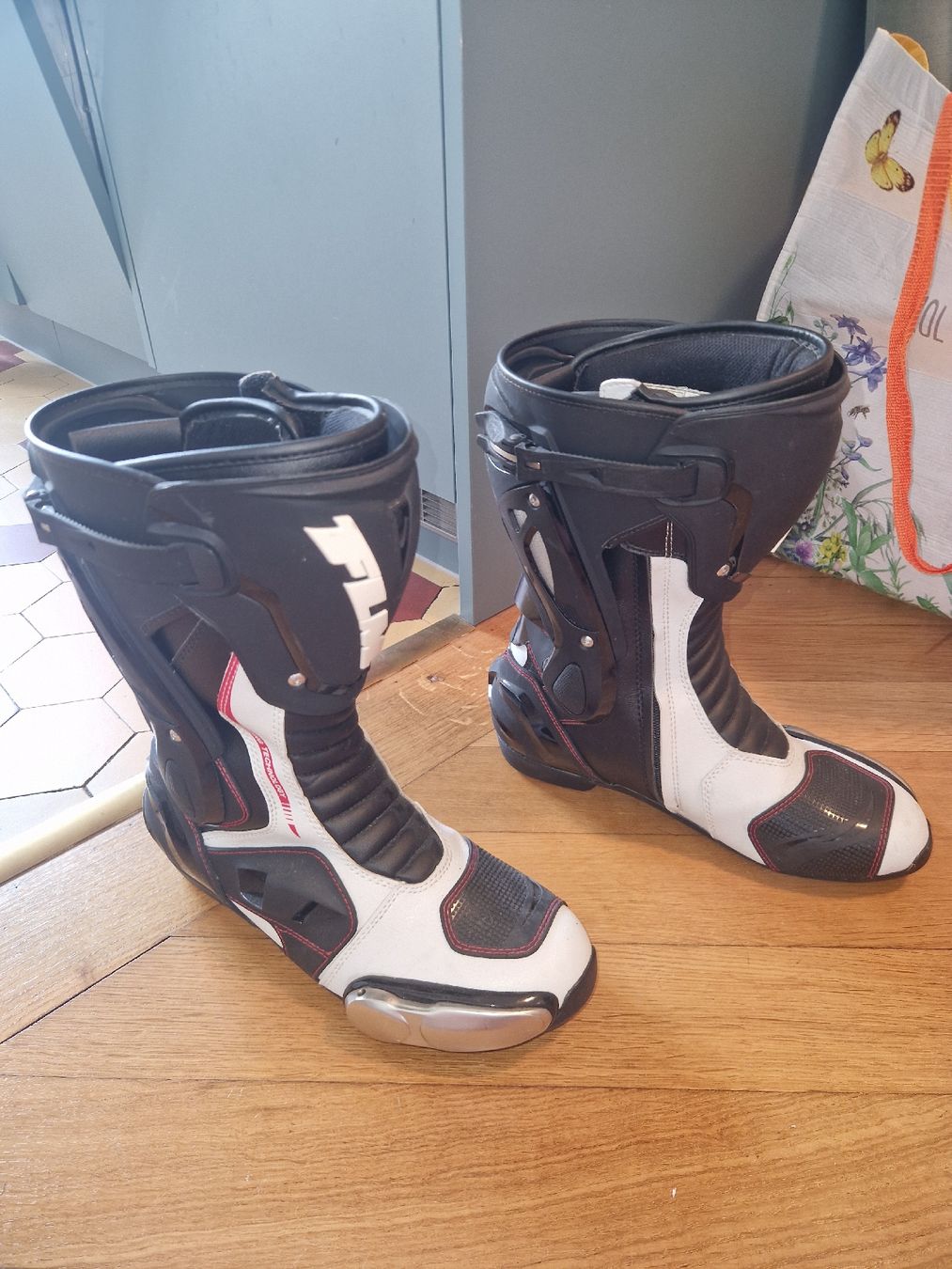 FLM Scarpe da uomo: FLM Motorradstiefel Gr. 43 – Usato da Zürich venduto da nirytl 1