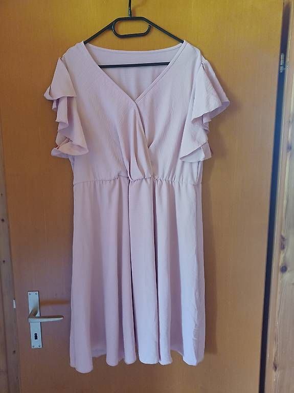 Vestiti: Kleid Curvy – Usato da Mamishaus venduto da ucs_lp7j