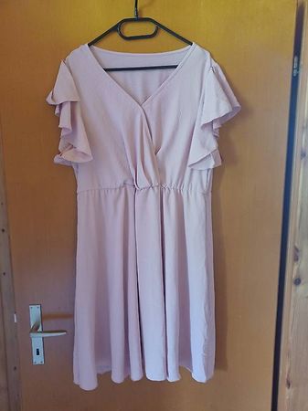 Kleid Curvy