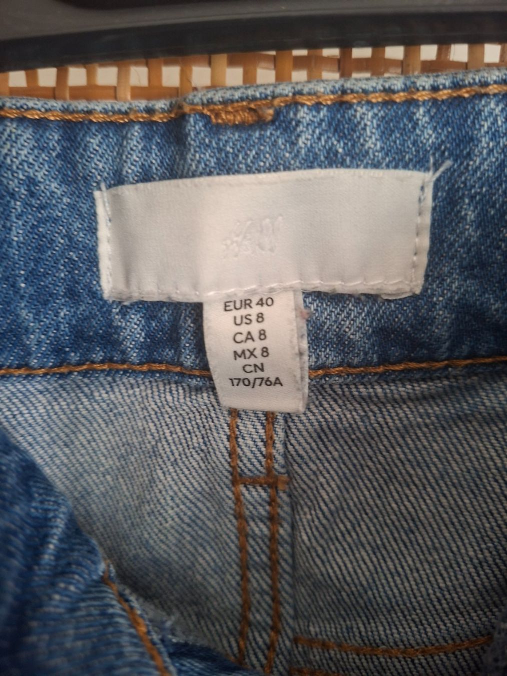 H&M Jeans: Shorts en denim H&M bleu taille 40 – Gebraucht aus Genève von a_t_g5kq 2