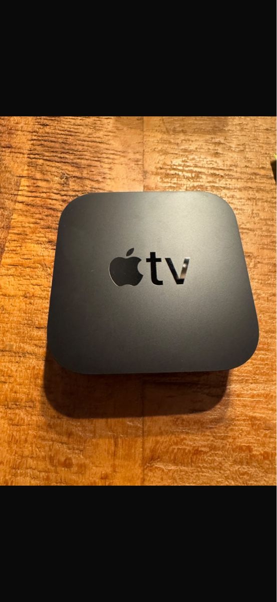 Apple Systèmes audio & multimédias: Apple Box 4 K – D'occasion à Jonschwil par muq_xv52