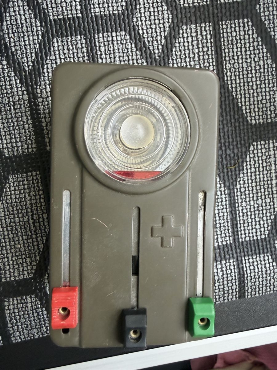 Schweizer Armee Lampade: Militärtaschenlampe – Usato da Zug venduto da Sienna78
