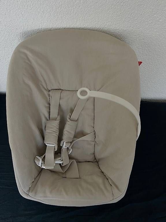 Chaises hautes: Tripp Trapp Babyschale – D'occasion à Schattenhalb par -Maja- 1