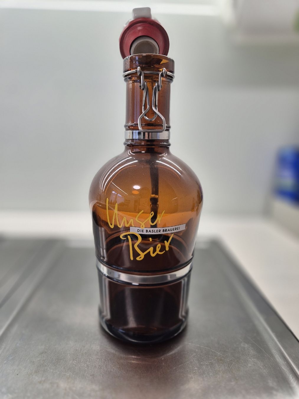 Caraffe: Unser Bier Karaffe, 2 Liter mit Henkel – Usato da Reinach BL venduto da Christibear