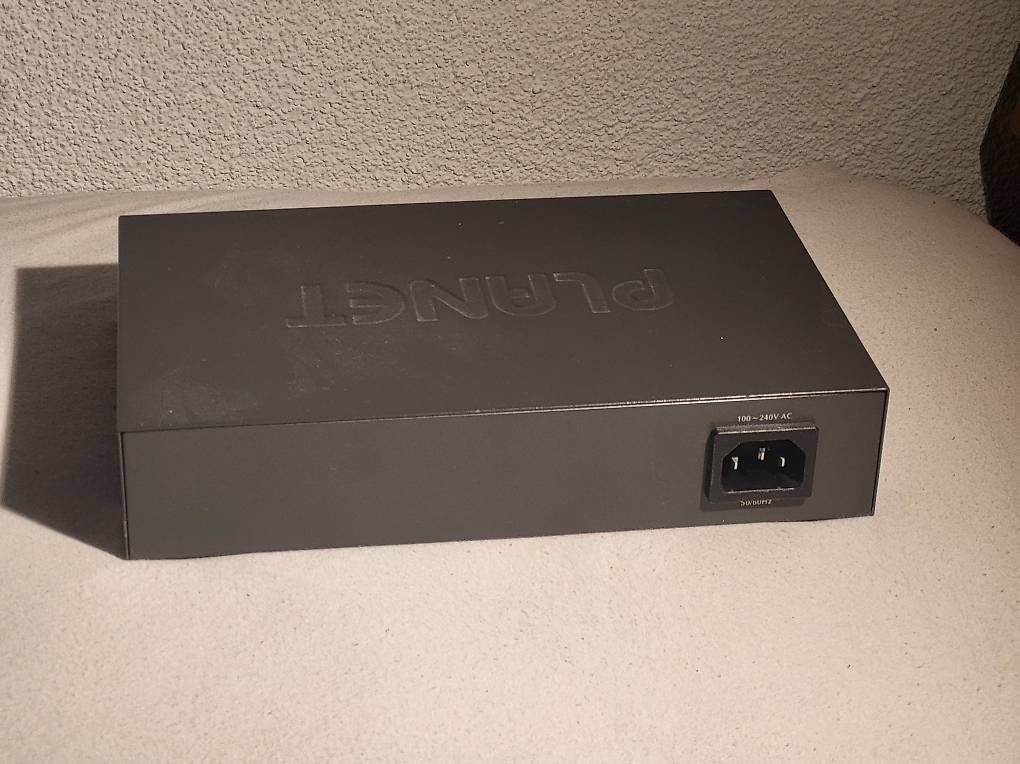 Hub & Switch: SUPERDEAL - Switch Planet FSD-800 V4 – Usato da Rütihof venduto da Cervulat 2