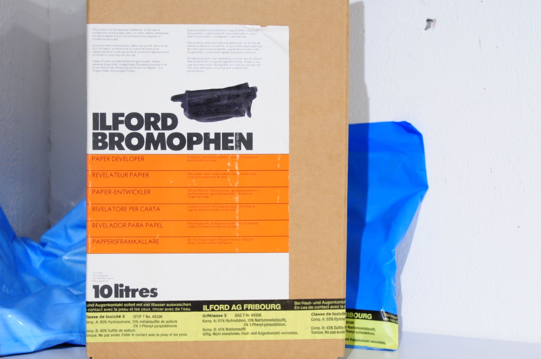 Ilford Laboratorio & Camera oscura: Papier Entwickler Ilford Bromophen – Nuovo (secondo la descrizione) da Rheinfelden venduto da Fotomechaniker-AD