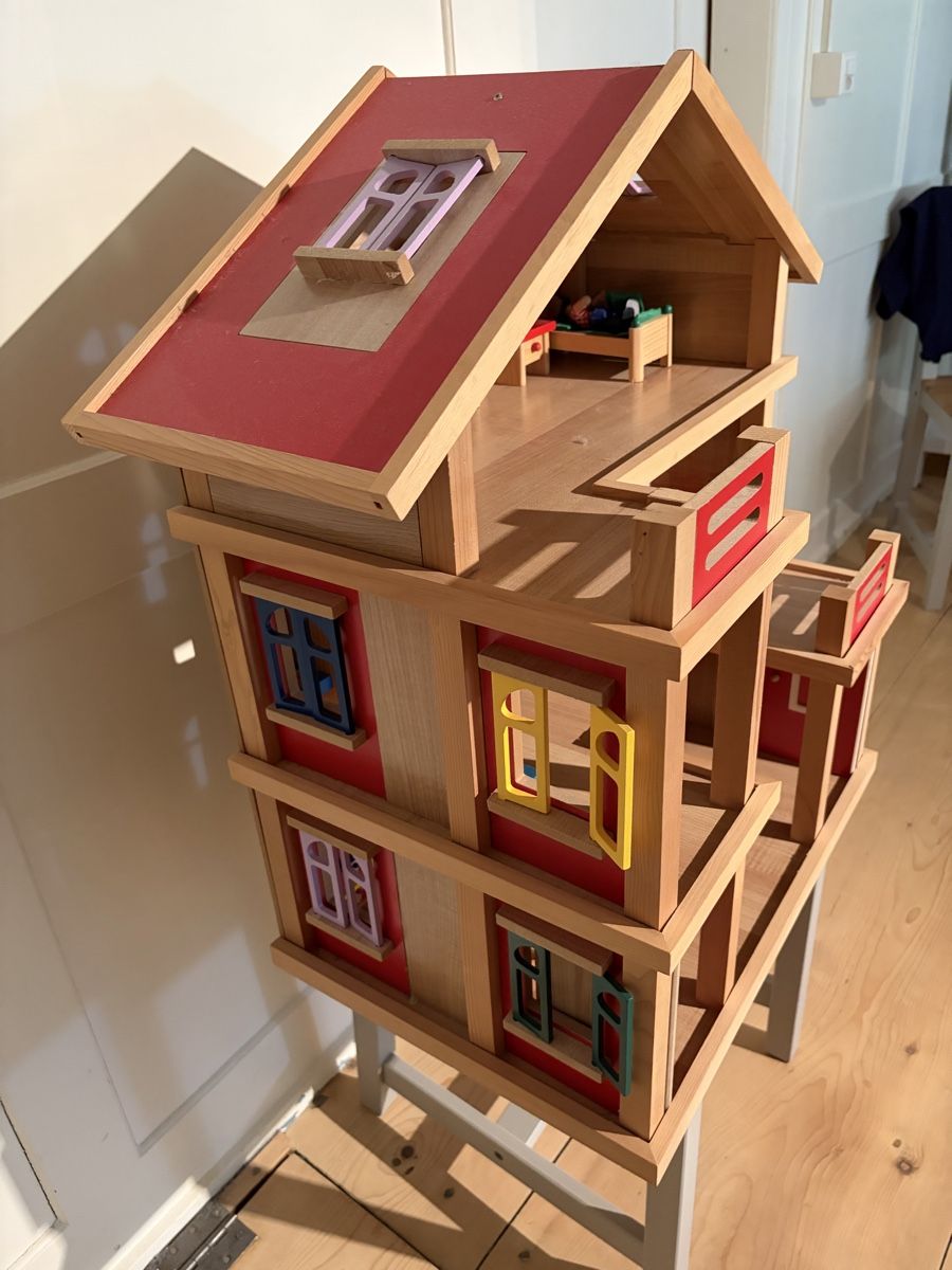 Puppenhäuser & -möbel: Puppenhaus – Gebraucht aus Birrhard von CarolineCC 1