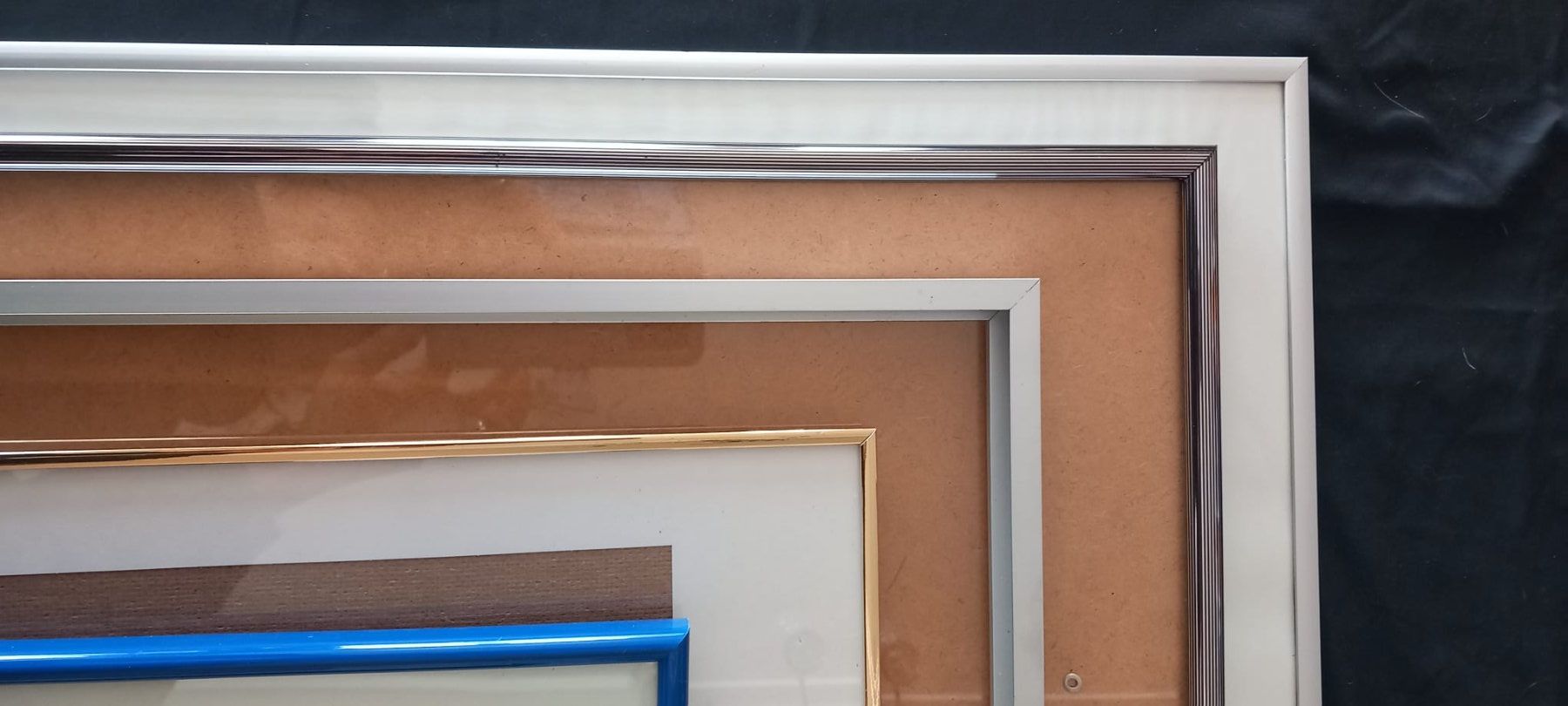 Cornici: 8 STK BILDERRAHMEN – Usato da Huttwil venduto da Kunterbuntli 3