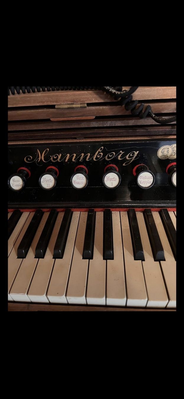 Strumenti musicali: antik piano – Usato da Niederhasli venduto da Bertanas78 1