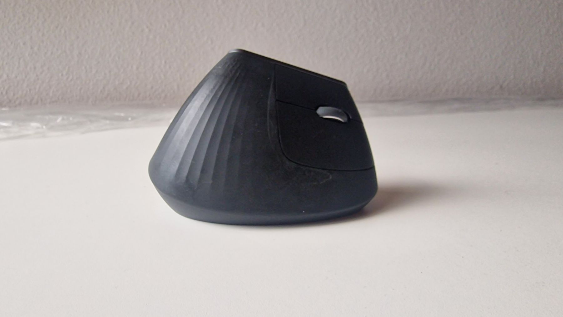 Logitech Maus: Logitech MX Vertical ergonomische Maus – Gebraucht aus Dättlikon von Richard 3