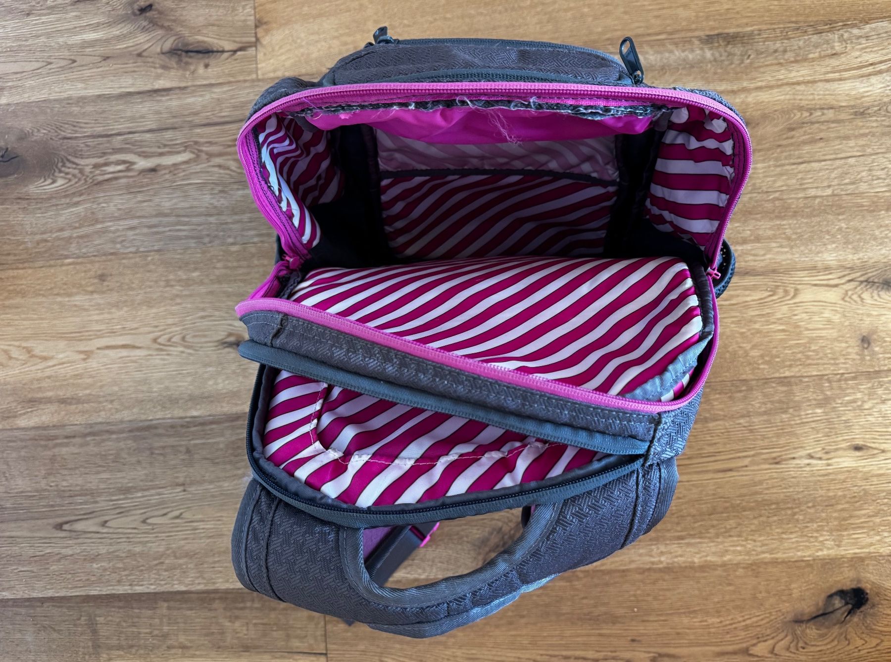 Dakine Rucksäcke: DAKINE Rucksack - grau/pink – Gebraucht aus Gams von sar_sx57 3