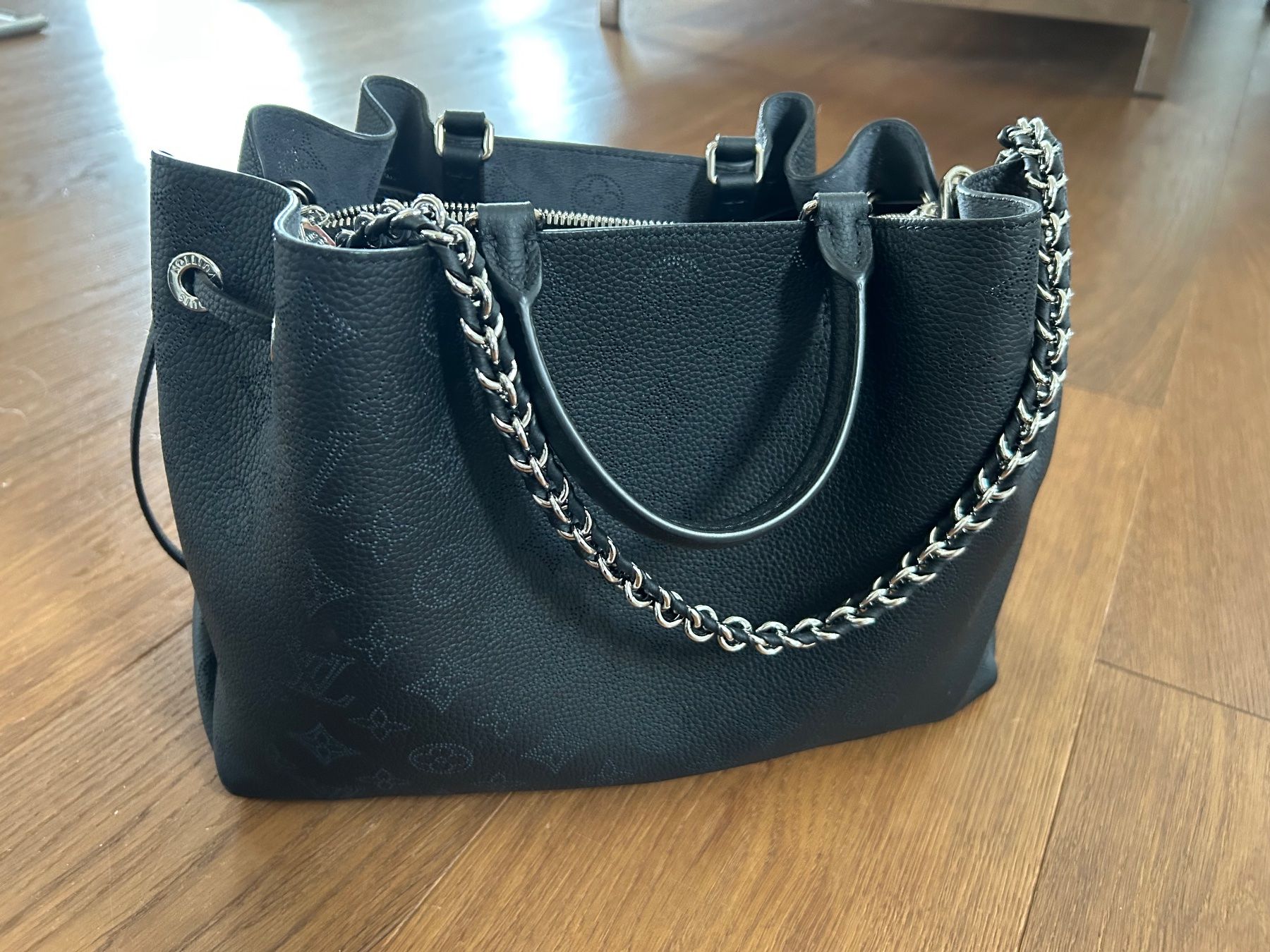 Louis Vuitton Borse da donna: Tasche Louis Vuitton Bella Tote schwarz – Nuovo (secondo la descrizione) da Schwyz venduto da lookatit