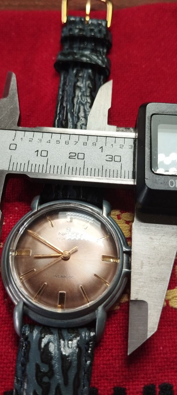 Orologi: Montre récupération – Usato da La Chaux-de-Fonds venduto da jac_9llg 8