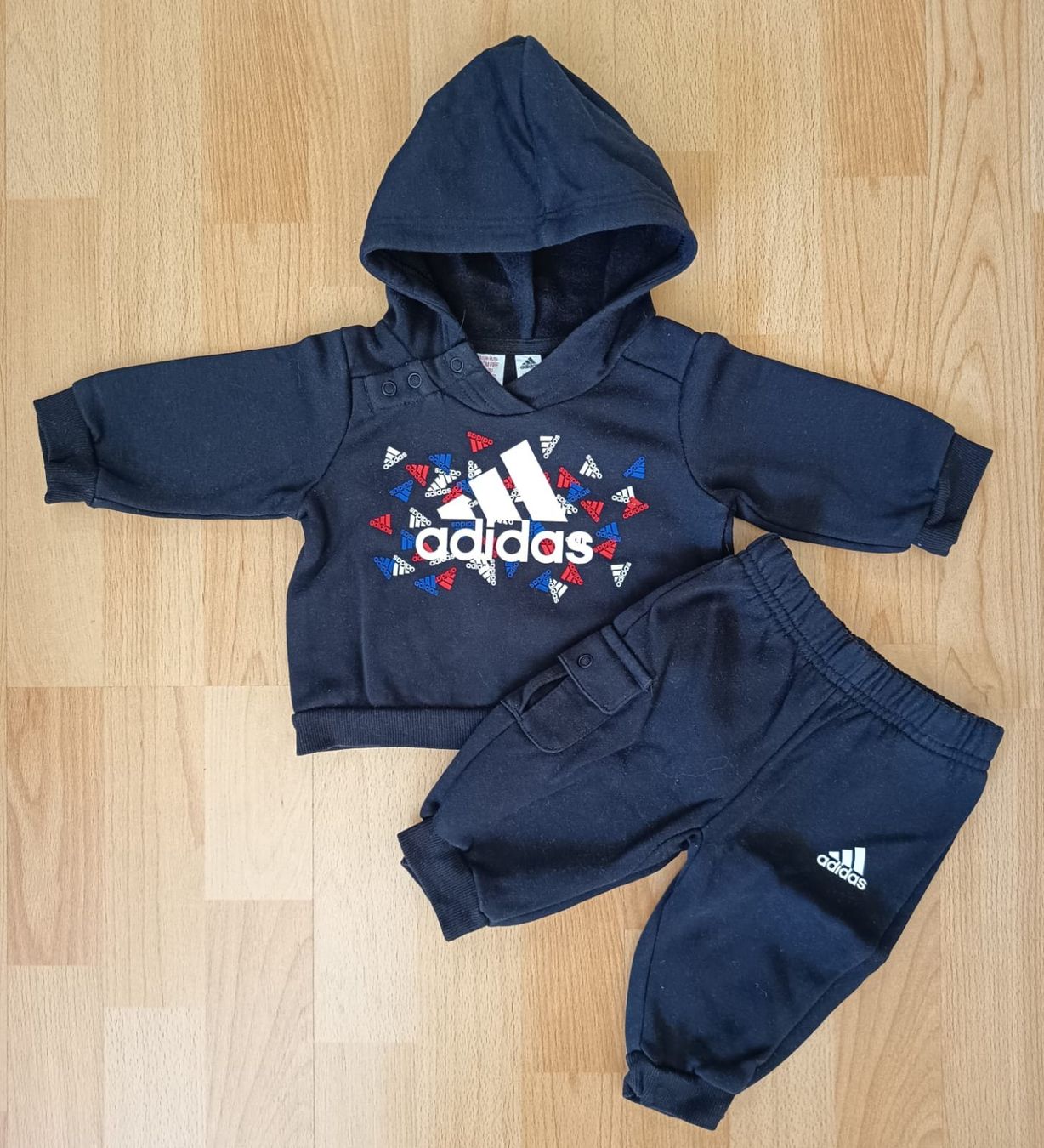 Adidas Maglioni & Felpe: Adidas Trainer Gr. 62 NEUWERTIG – Nuovo (secondo la descrizione) da Mellingen venduto da lor_2twl