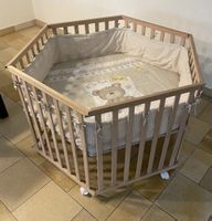 Kinderlaufstall Holz sechseckig mit Zubehör guter Zustand