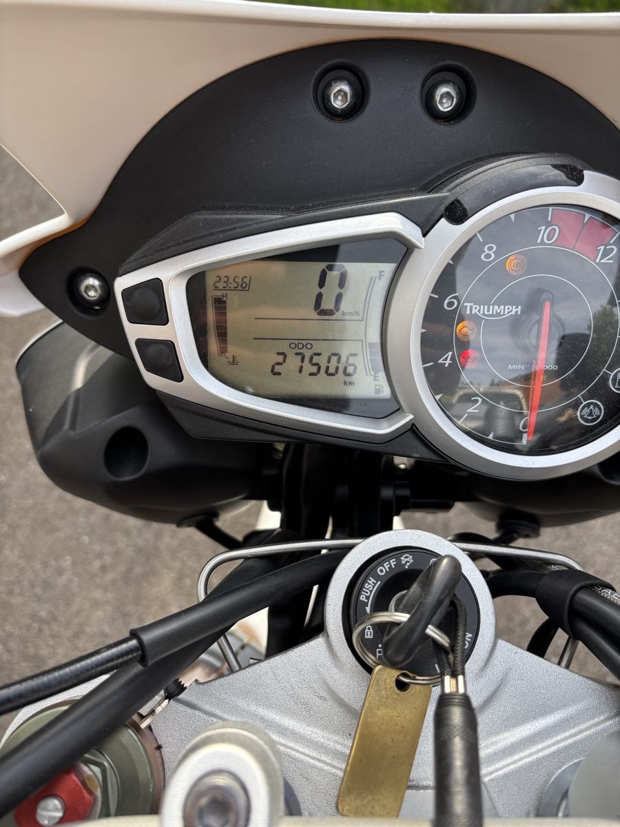 Strada: Triumph Speed Triple, 1050 cm3, expertisée! 2011 – Usato da Cornol venduto da mpp_xnj7 4
