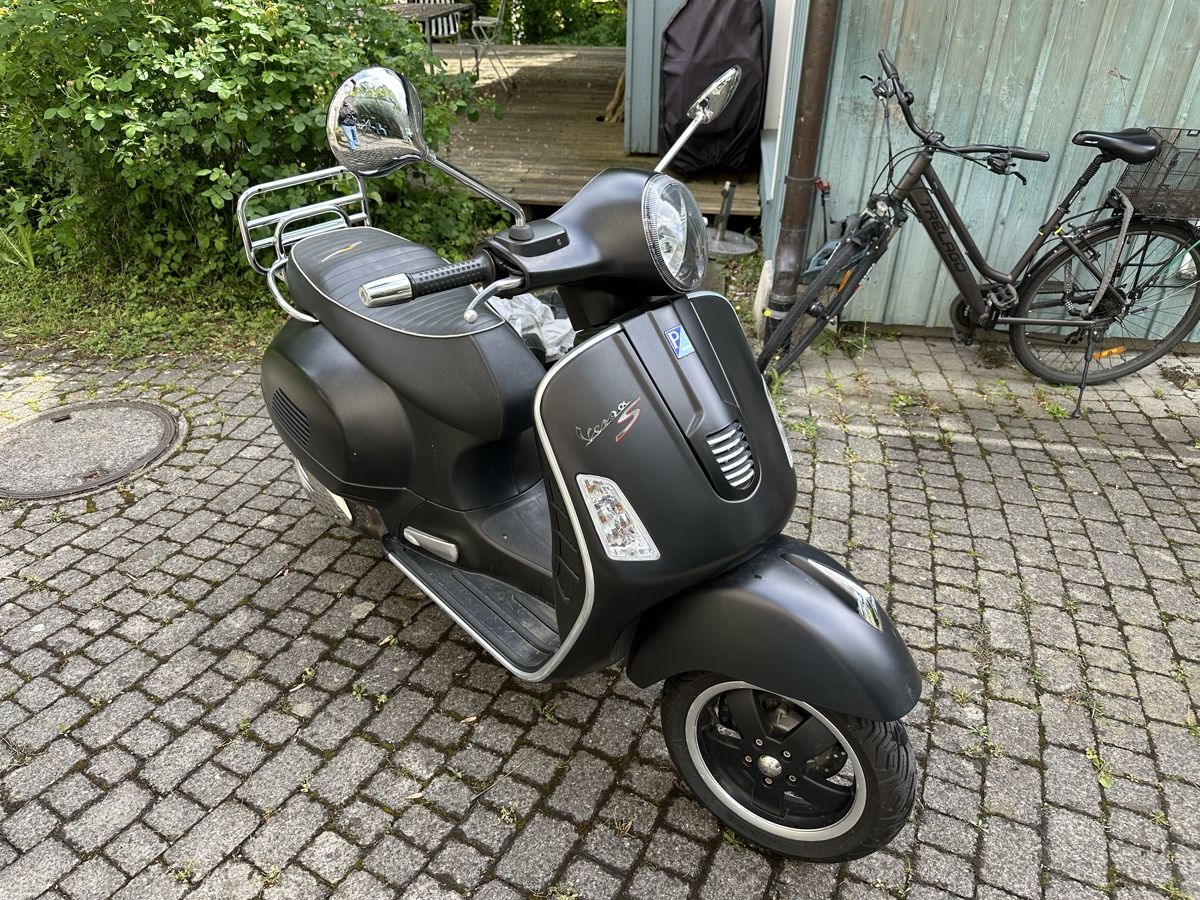 Vespa Scooters: Vespa Gts 300 – D'occasion à Wädenswil par tippihno 1