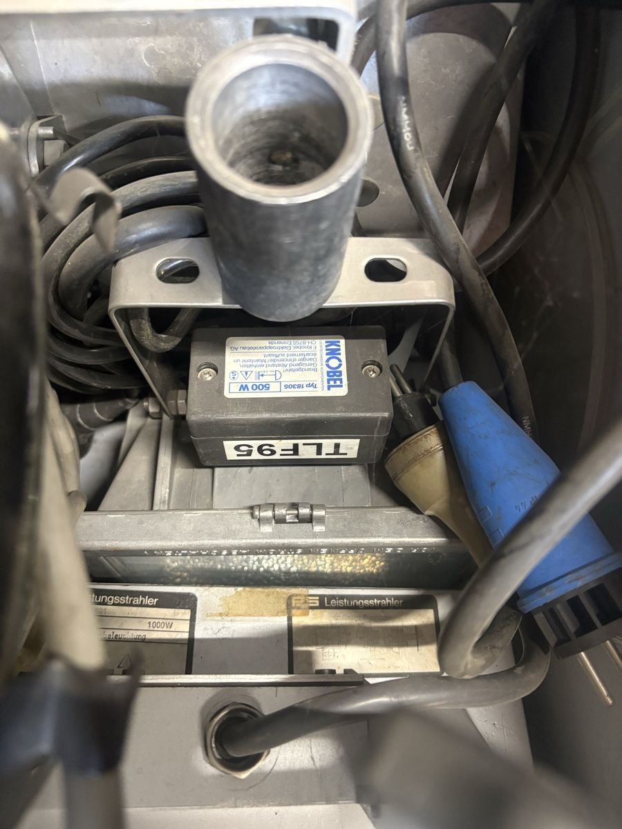 Fari: Massive 500W Halogen Scheinwerfer – Usato da Hölstein venduto da Moserei14 2
