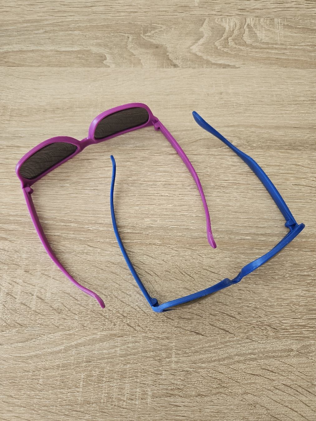 Lunettes & Verres: Sonnenbrillen Set blau und pink – D'occasion à Wauwil par seriously3 3