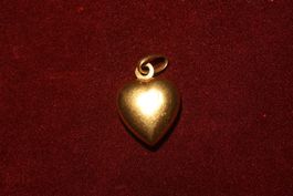 Kleines schönes Goldenes Herz als Anhänger in Gelbgold (750)