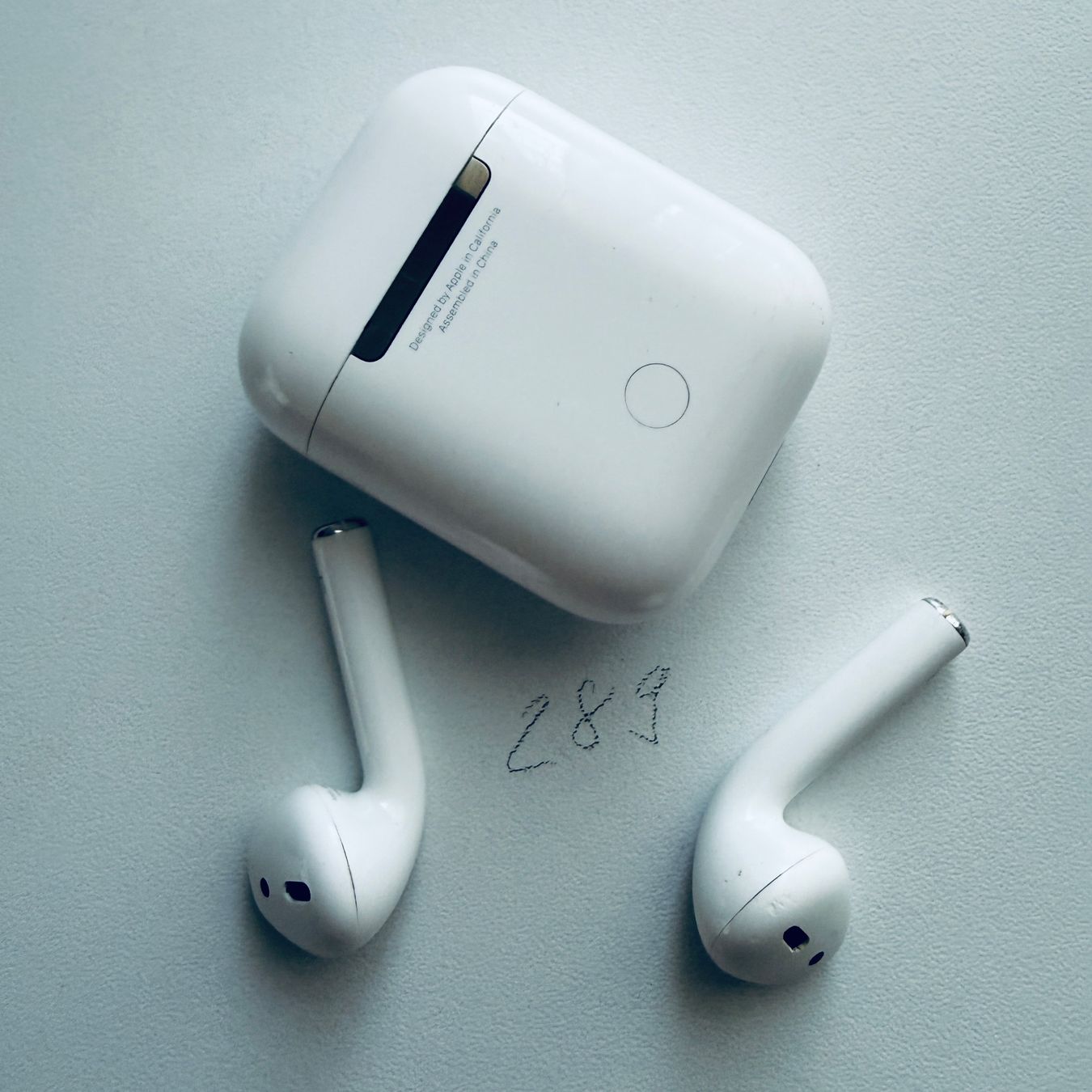 Apple Kopfhörer: Original Apple AirPods 2 Gen. Wireless Kopfhörer & Case – Gebraucht aus Basel von MY.AIRPODS.SHOP 1