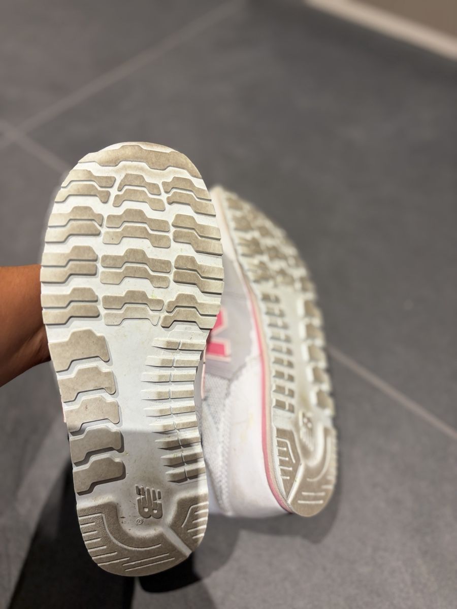 New Balance Scarpe per ragazze: New Balance Sneaker hellblau Gr. 35 – Usato da Bern venduto da Croquant 2