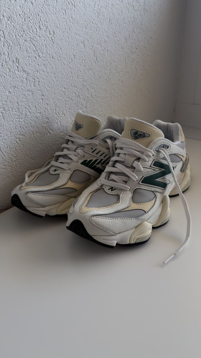 New Balance Scarpe da uomo: Baskets New Balance U9060ESE taille 43 – Nuovo (secondo la descrizione) da Vevey venduto da diogodasilva_ 1