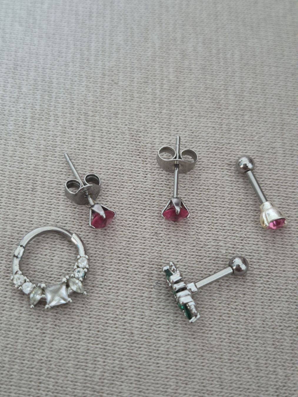 Bijoux piercing: lot de piercings argentées – D'occasion à Villars-sur-Glâne par dia_2q2l