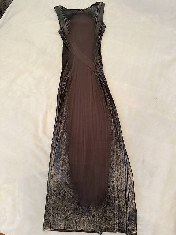 Vestiti: Kleid Lang Braun/Gold – Usato da Füllinsdorf venduto da Rivai 1