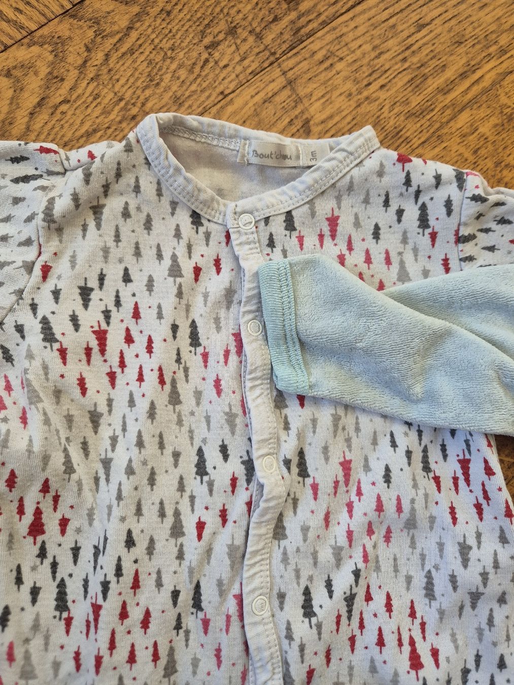 Kleiderpakete & -sets: Lot de 5 pyjamas bébé 3 mois (62 cm) – Gebraucht aus Yverdon-les-Bains von somiou 5