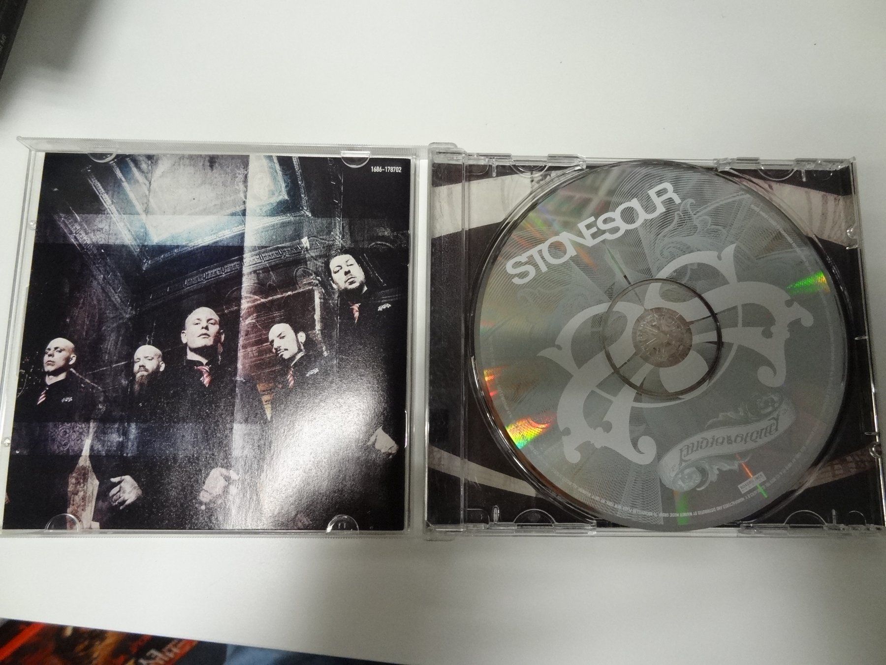 CD: Stone Sour - Audio Secrecy (CD) – Usato da luzern venduto da musicandart 2