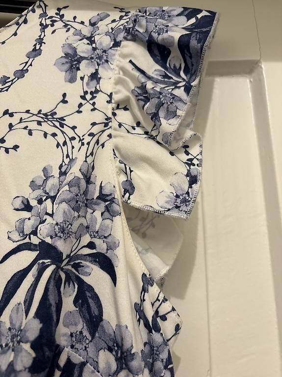 Vestiti: Kleid Folies weiss/blau – Usato da Winterthur venduto da Pluna70 1