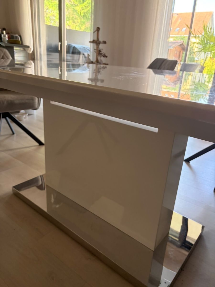 Conforama Tables: Esstisch  – D'occasion à Niederbipp par Lordmarff