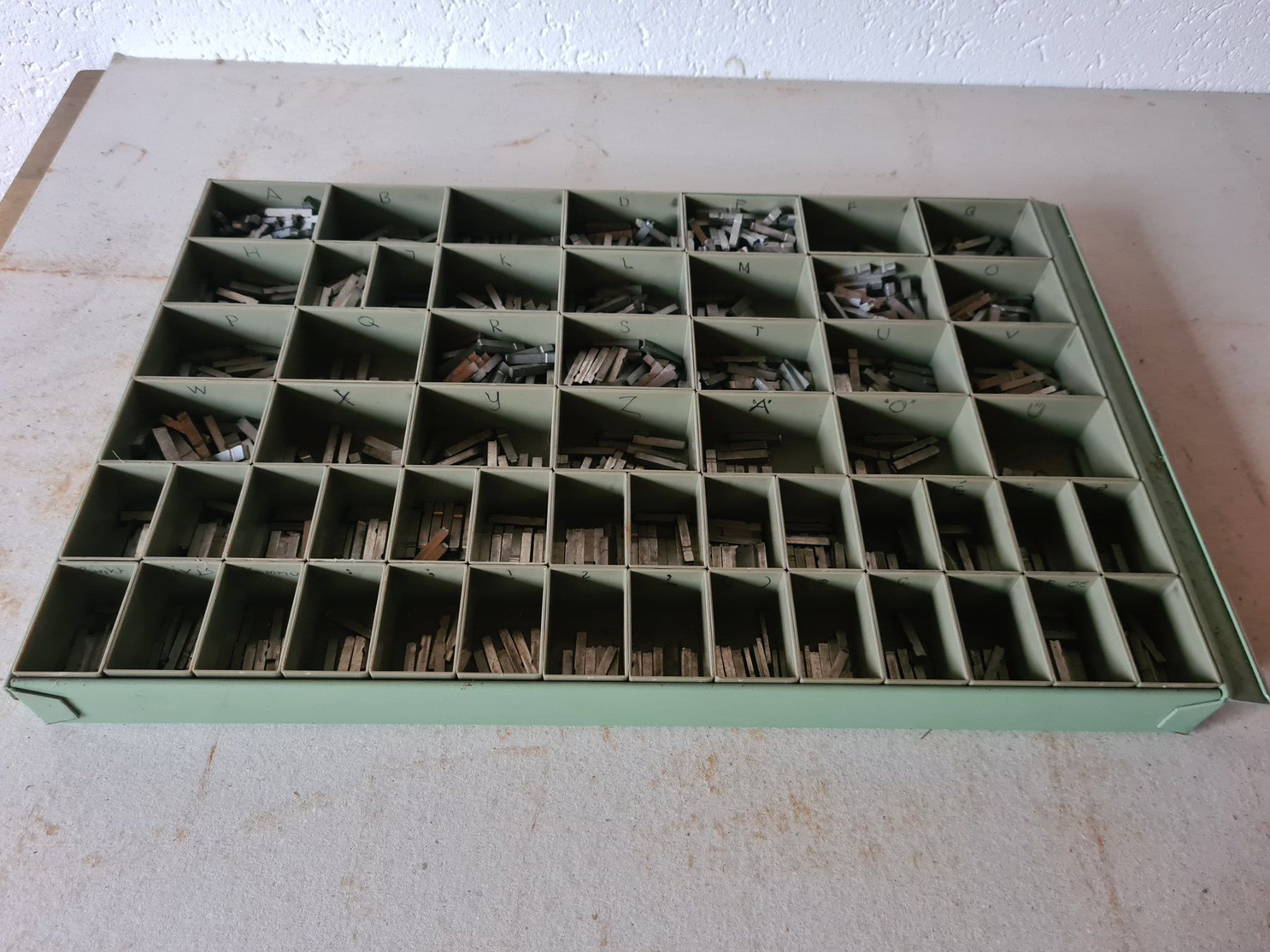 Tutti gli attrezzi: Bleisatz Buchstaben Letterpress Chevalier 10 – Usato da Escholzmatt venduto da FuyuIgloo 2