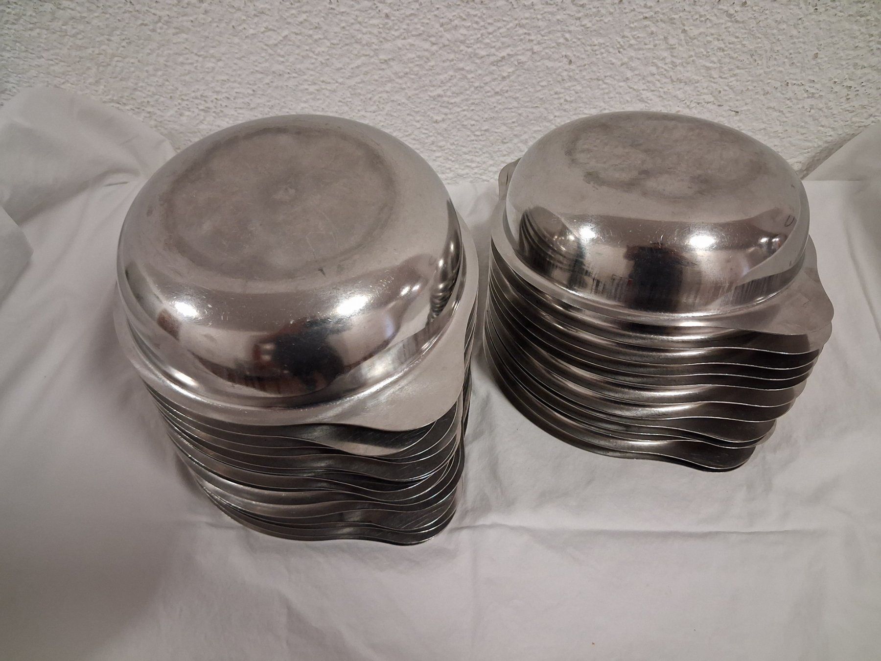 Coupes: Metallschalen mittelgross flach – D'occasion à Horgen par meg_y7sh