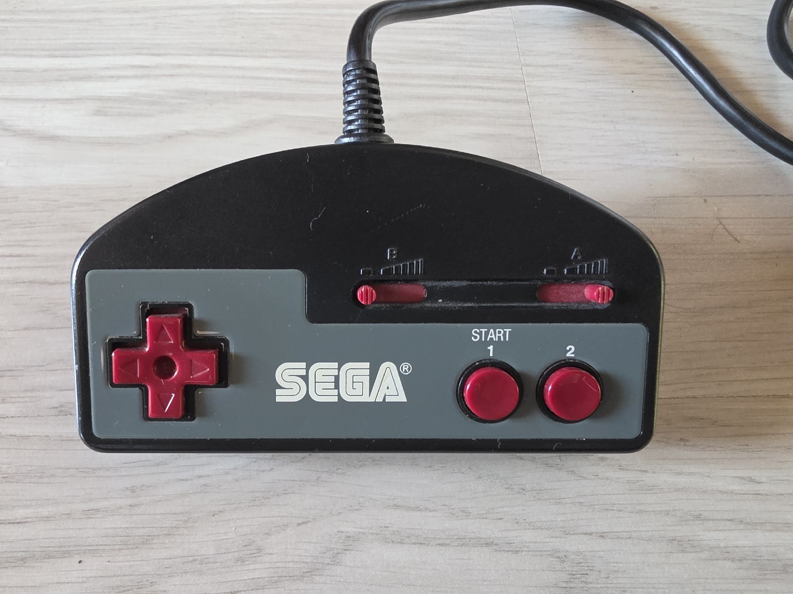 Sega Giochi: Sega Master System II + SG Commander + 5 Spiele – Usato da Tafers venduto da whereyogamesat 4