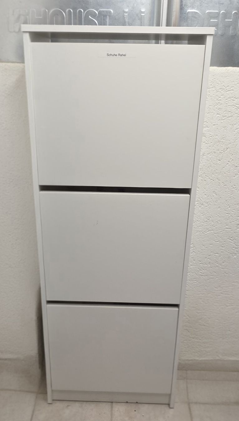 Porte manteau: Schuhmöbel  – D'occasion à Näfels par Buuremeitli96