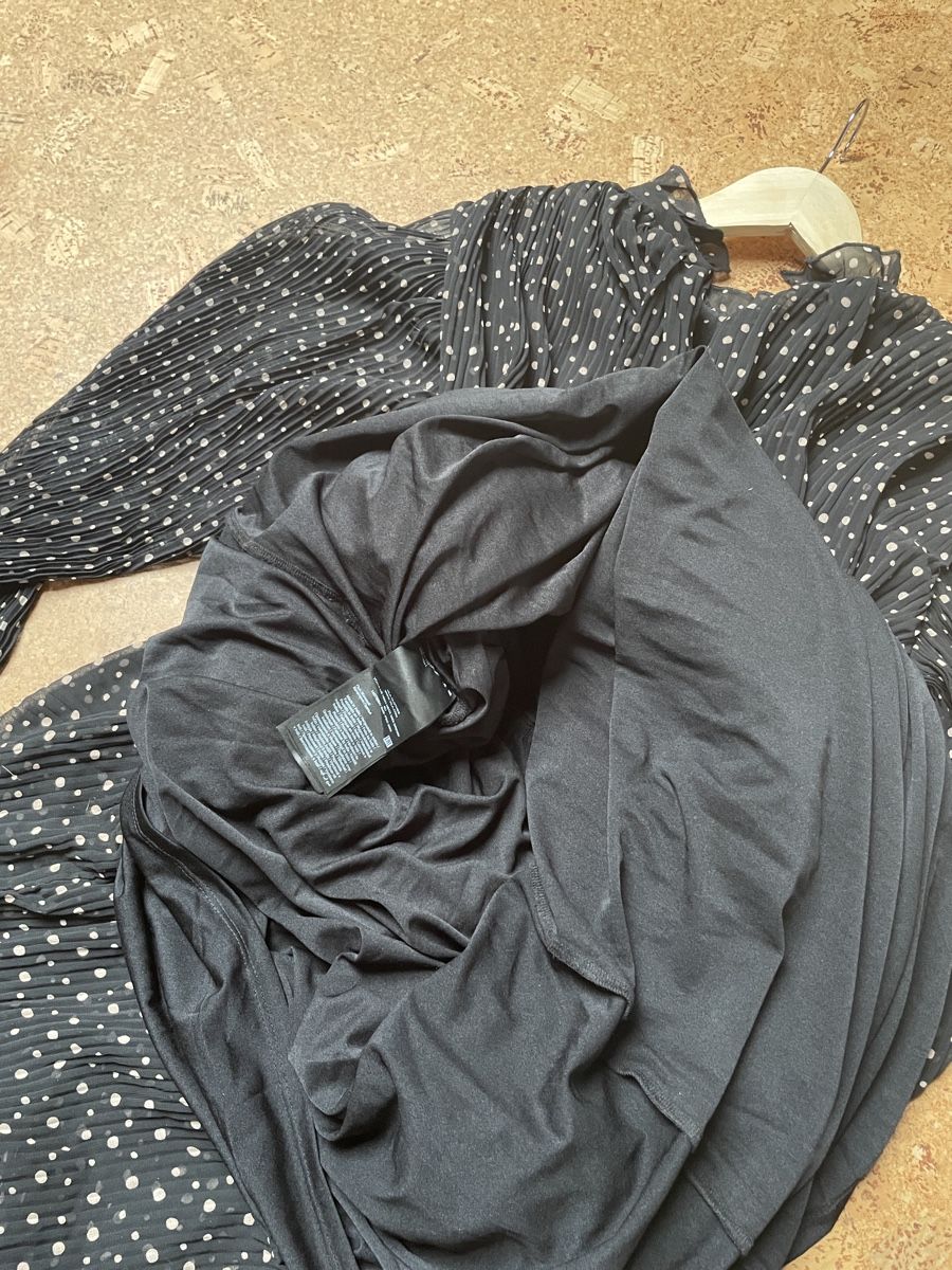 Vila Kleider: Vila Kleid, schwarz, mit Pünktchen, Grösse 40 – Gebraucht aus Buchs SG von Buxerli_ 8